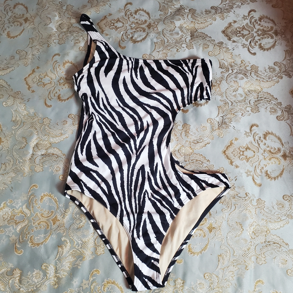 Alloy One Shoulder Cut Out Zebra Print One Piece Swimsuit, Xl, Black & W